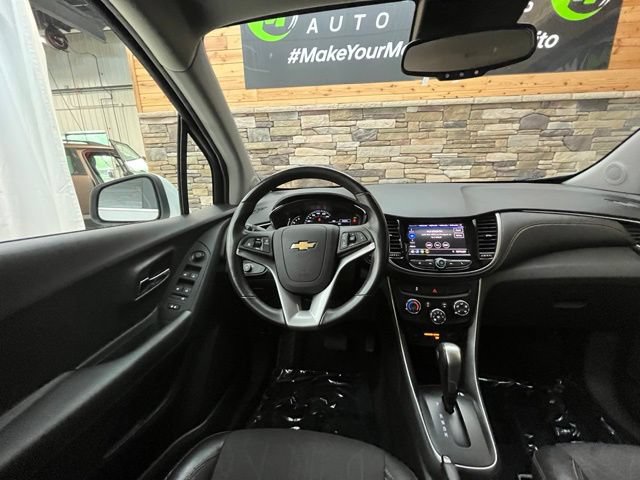 Used 2020 Chevrolet Trax LT w/ LT Convenience Package AWD/4WD image 18