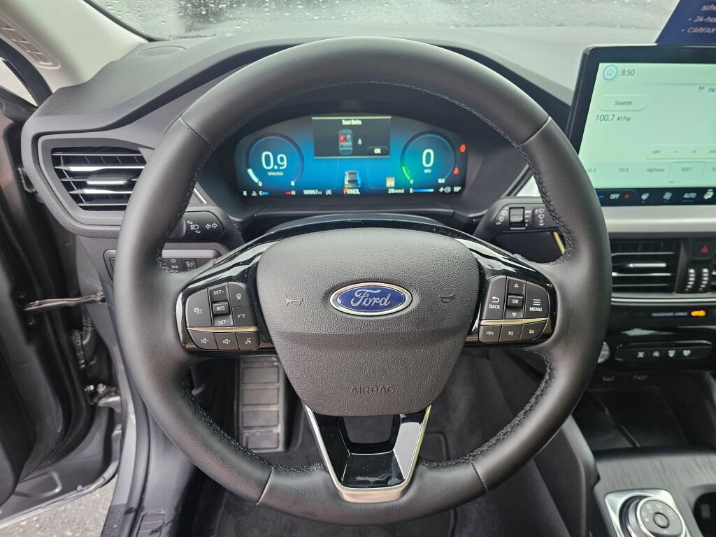 Certified 2025 Ford Escape Platinum AWD/4WD image 20