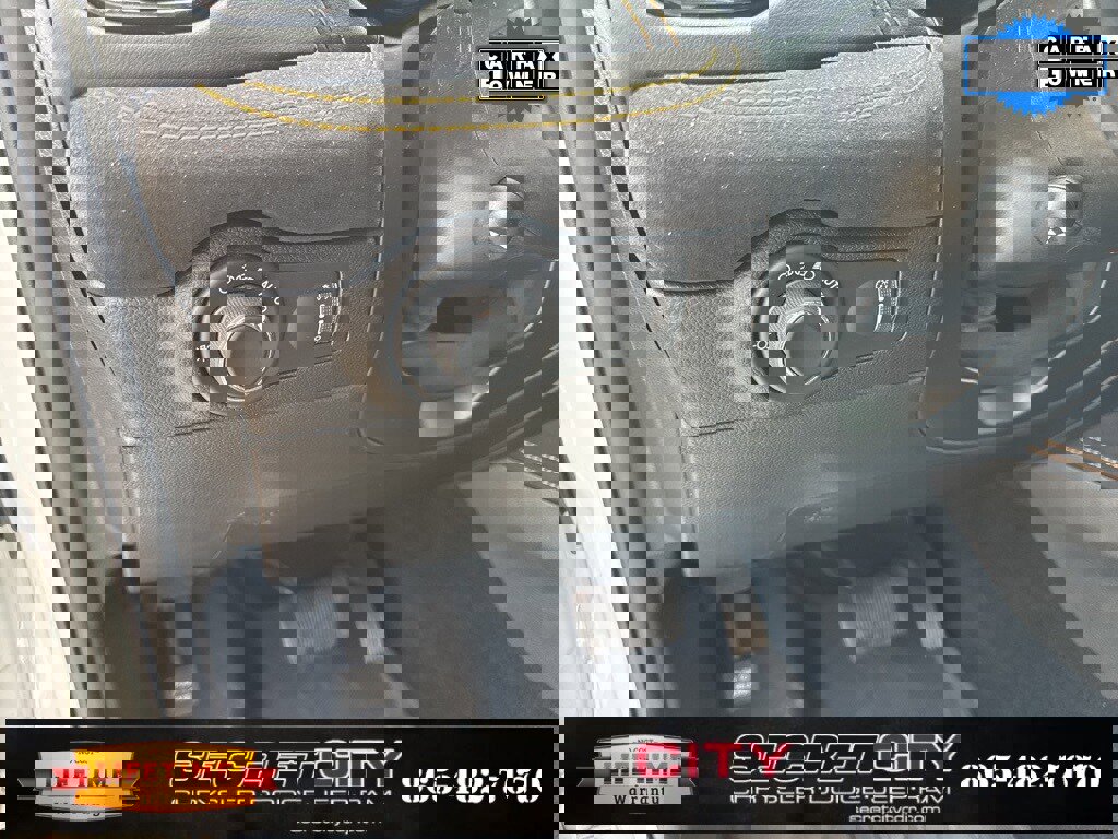 Used 2023 Dodge Durango R/T w/ Hemi Orange Plus Package image 34