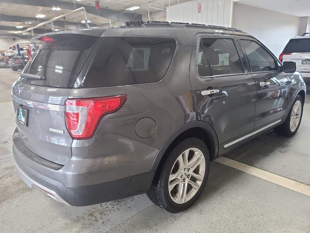 Used 2016 Ford Explorer Limited w/ Equipment Group 301A image 5