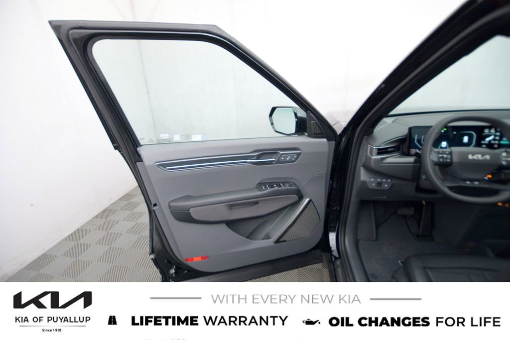 New 2026 Kia EV9 Land w/ Nightfall Edition Package image 9
