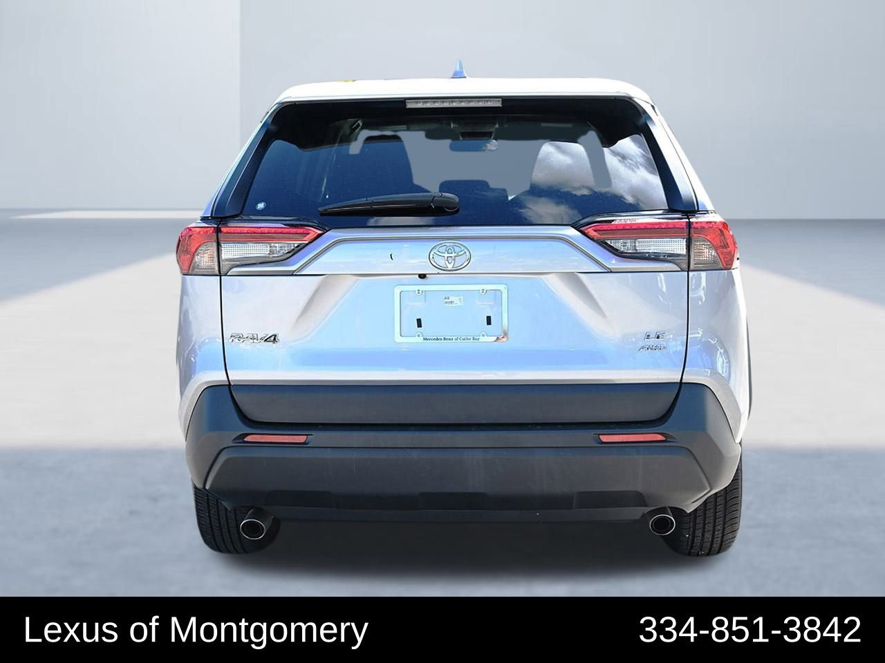 Used 2022 Toyota RAV4 LE image 5