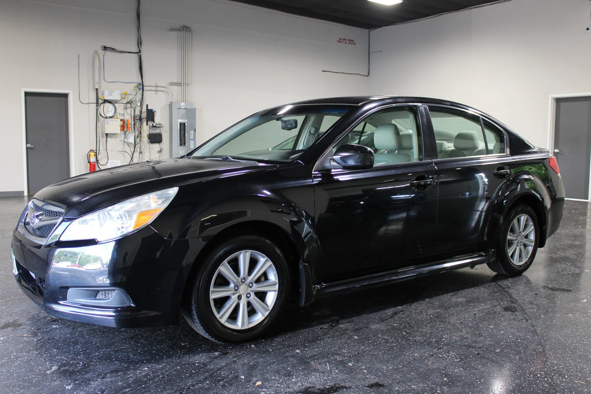 Used 2012 Subaru Legacy 2.5i Premium AWD/4WD image 6
