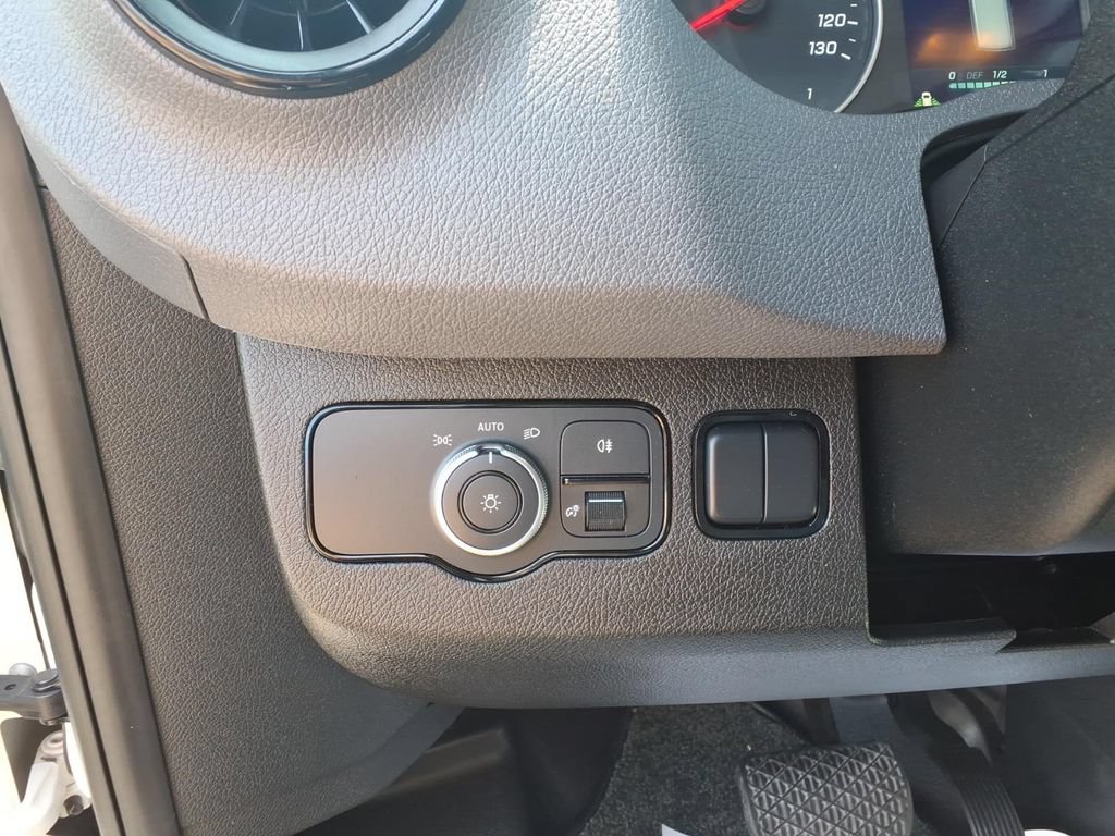 Used 2022 Mercedes-Benz Sprinter 3500 image 17