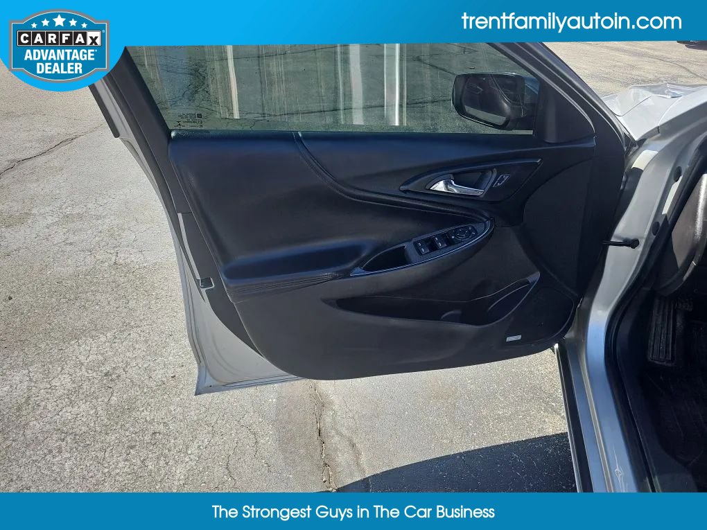 Used 2017 Chevrolet Malibu LT w/ Leather Package image 27