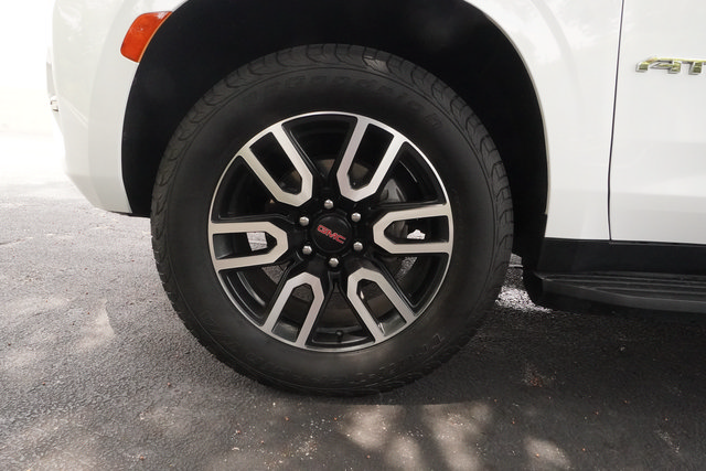 Used 2021 GMC Yukon XL AT4 AWD/4WD image 32