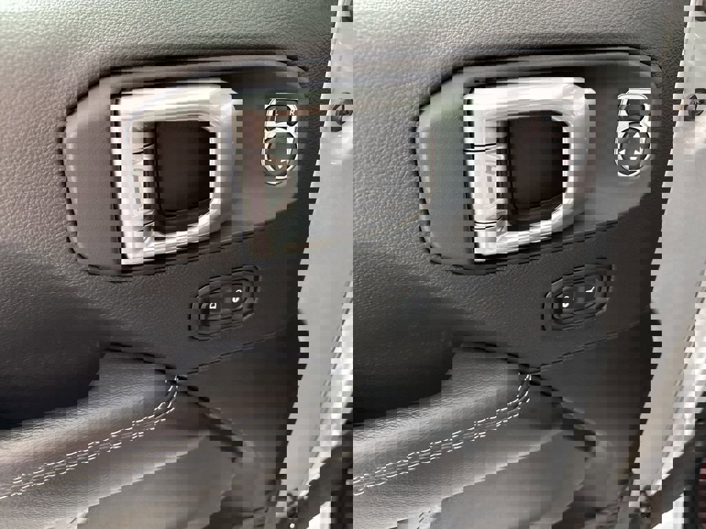 Used 2022 Jeep Wrangler Unlimited Sahara w/ LED Lighting Group image 21