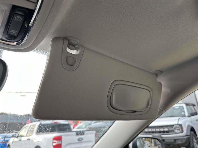 Used 2021 Jeep Cherokee Limited image 29