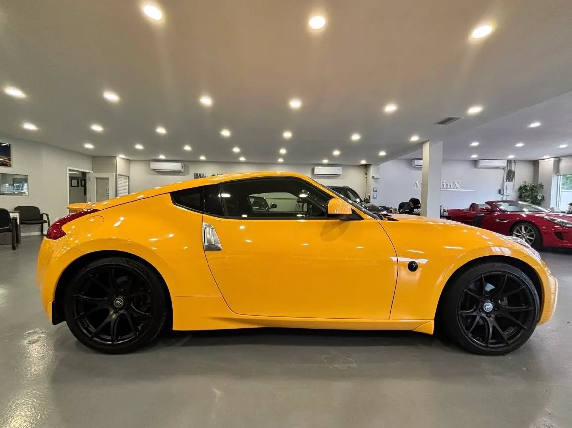 Used 2017 Nissan 370Z Coupe RWD image 8