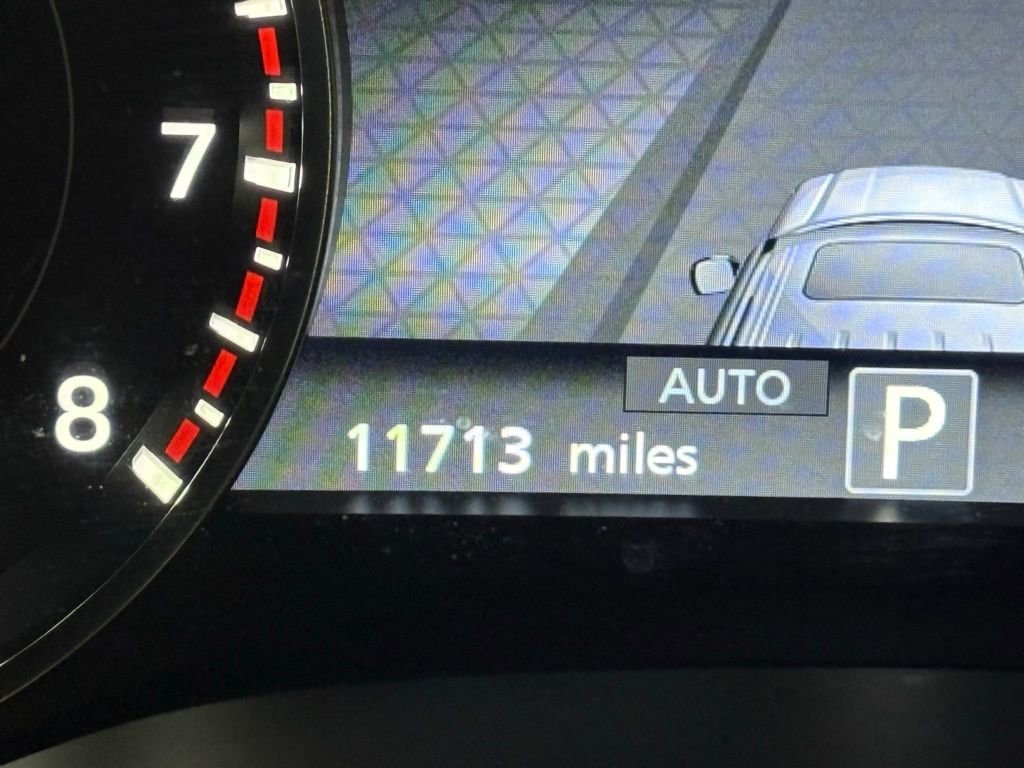 Used 2024 Nissan Armada SL w/ Captain's Chairs Package image 33