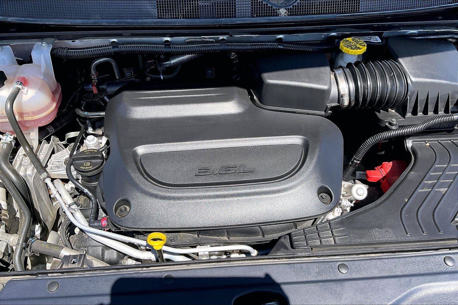Used 2024 Chrysler Voyager LX FWD image 11