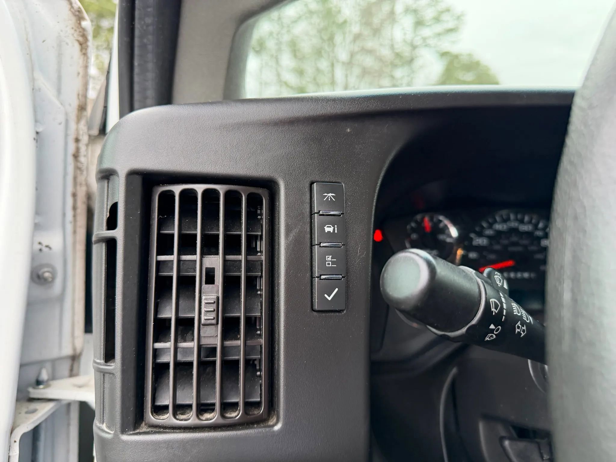 Used 2020 Chevrolet Express 2500 w/ Driver Convenience Package image 13