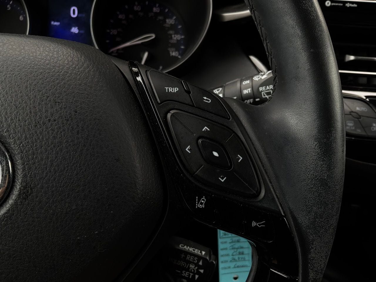 Used 2018 Toyota C-HR XLE FWD image 29