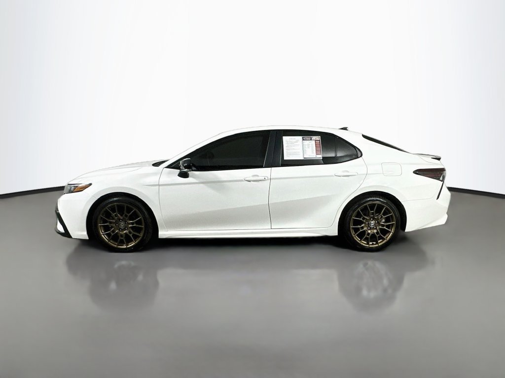 Used 2023 Toyota Camry SE FWD image 5