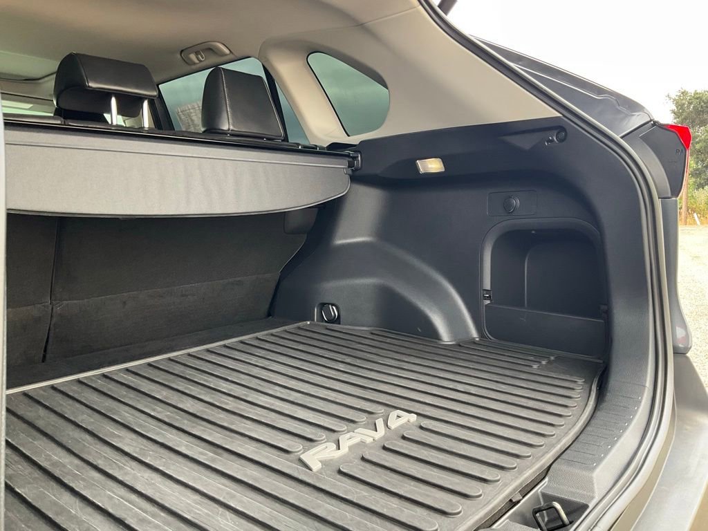 Used 2024 Toyota RAV4 XLE Premium image 18
