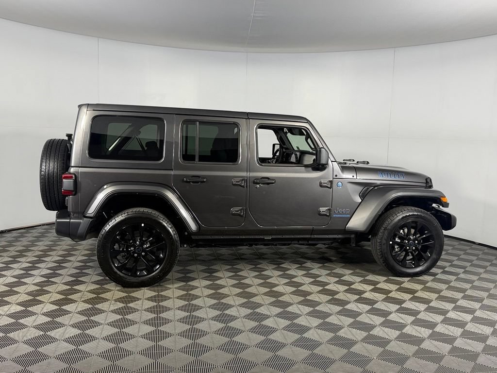 Certified 2025 Jeep Wrangler Unlimited Sahara w/ Safety Group AWD/4WD image 6