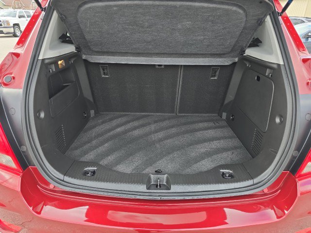 Used 2022 Chevrolet Trax LT w/ LT Convenience Package image 32