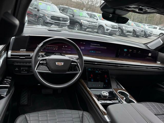 Used 2026 Cadillac Escalade Platinum Sport image 8
