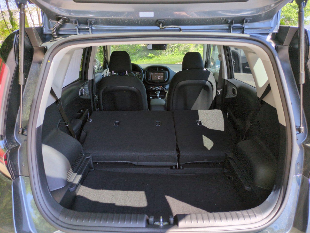 New 2025 Kia Soul LX w/ LX Technology Package FWD image 36