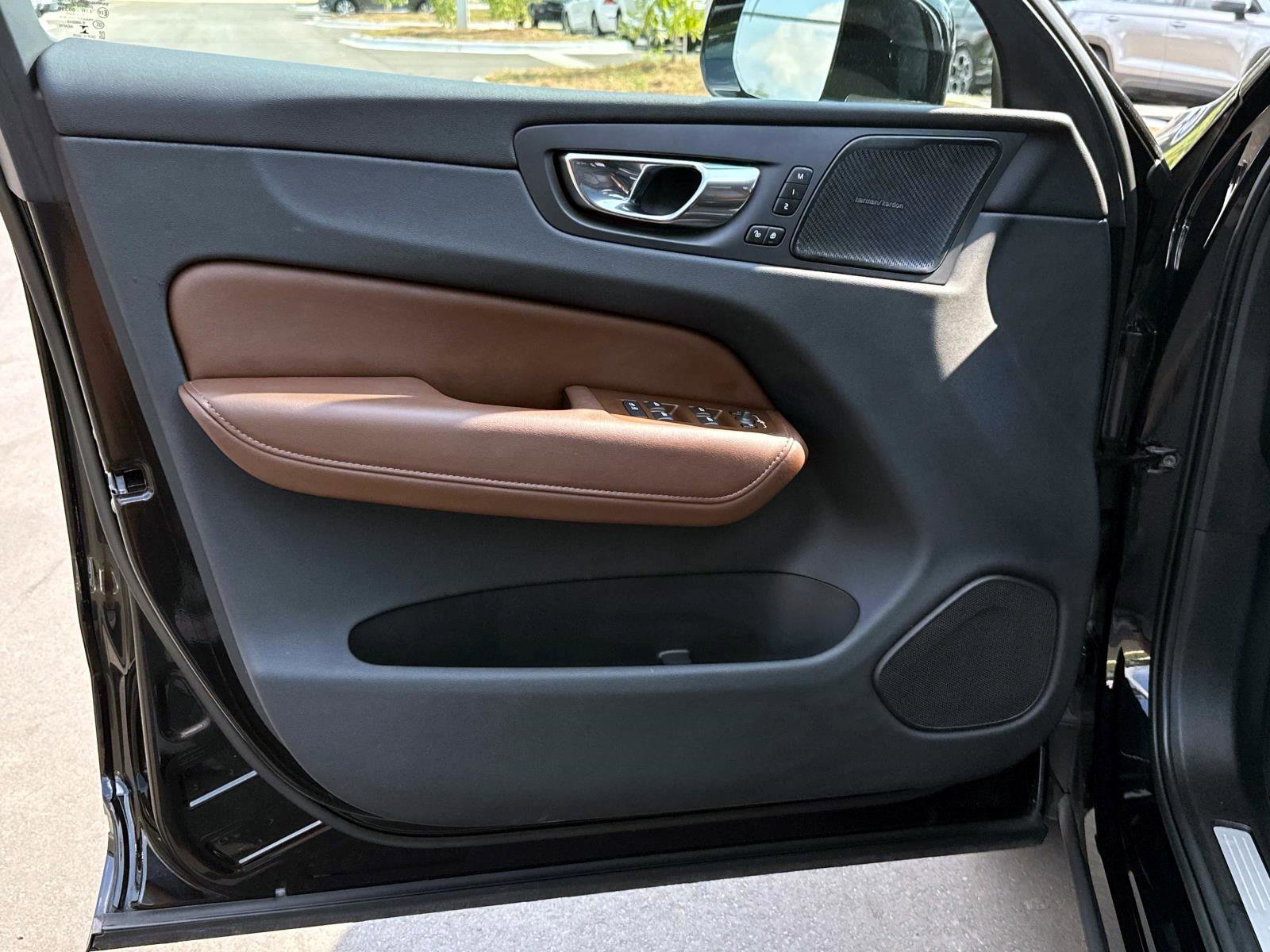 Certified 2023 Volvo XC60 B5 Plus w/ Protection Package Premier image 16