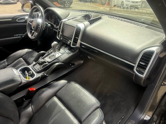 Used 2017 Porsche Cayenne Platinum Edition AWD/4WD image 13