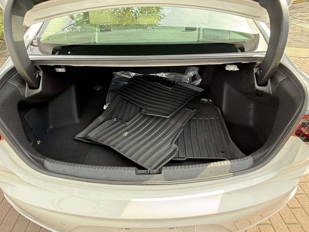 Used 2025 Acura TLX w/ Technology Package image 7