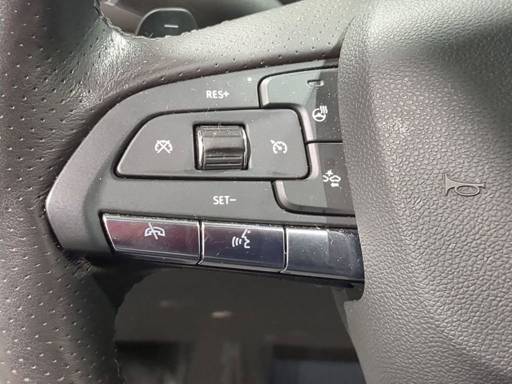 Used 2023 Cadillac XT4 Sport w/ LPO, Onyx Lite Package image 30