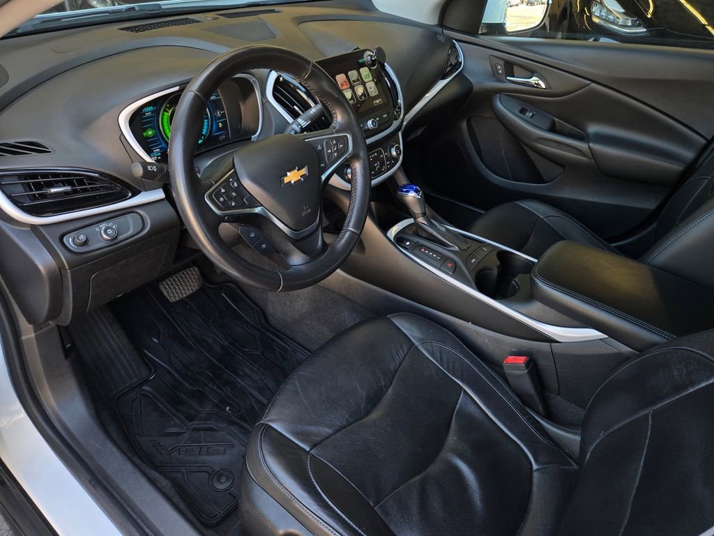 Used 2018 Chevrolet Volt LT w/ Comfort Package FWD image 10