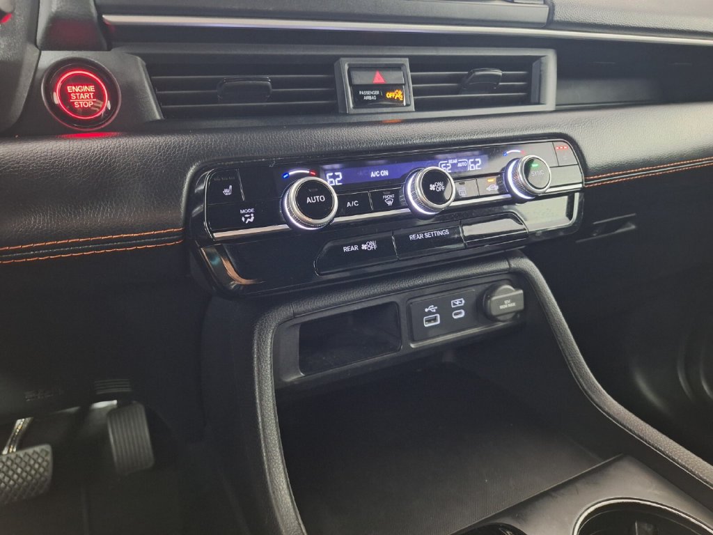 Used 2024 Honda Pilot Sport image 15