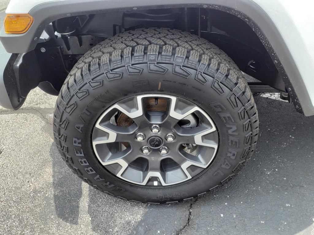 New 2024 Jeep Wrangler Unlimited Sahara w/ Technology Group AWD/4WD image 17