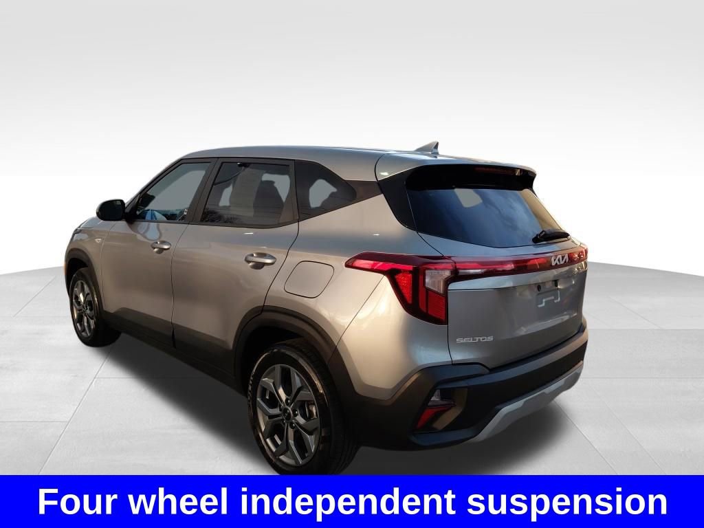 Used 2025 Kia Seltos LX image 13