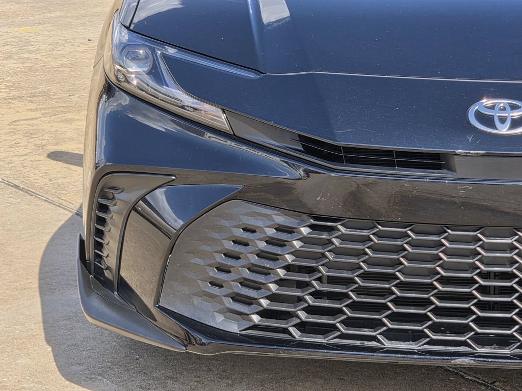 Used 2025 Toyota Camry SE FWD image 5