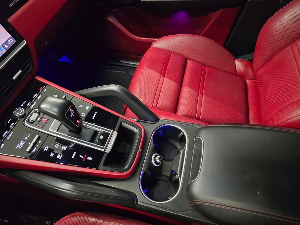 Used 2021 Porsche Cayenne S image 19