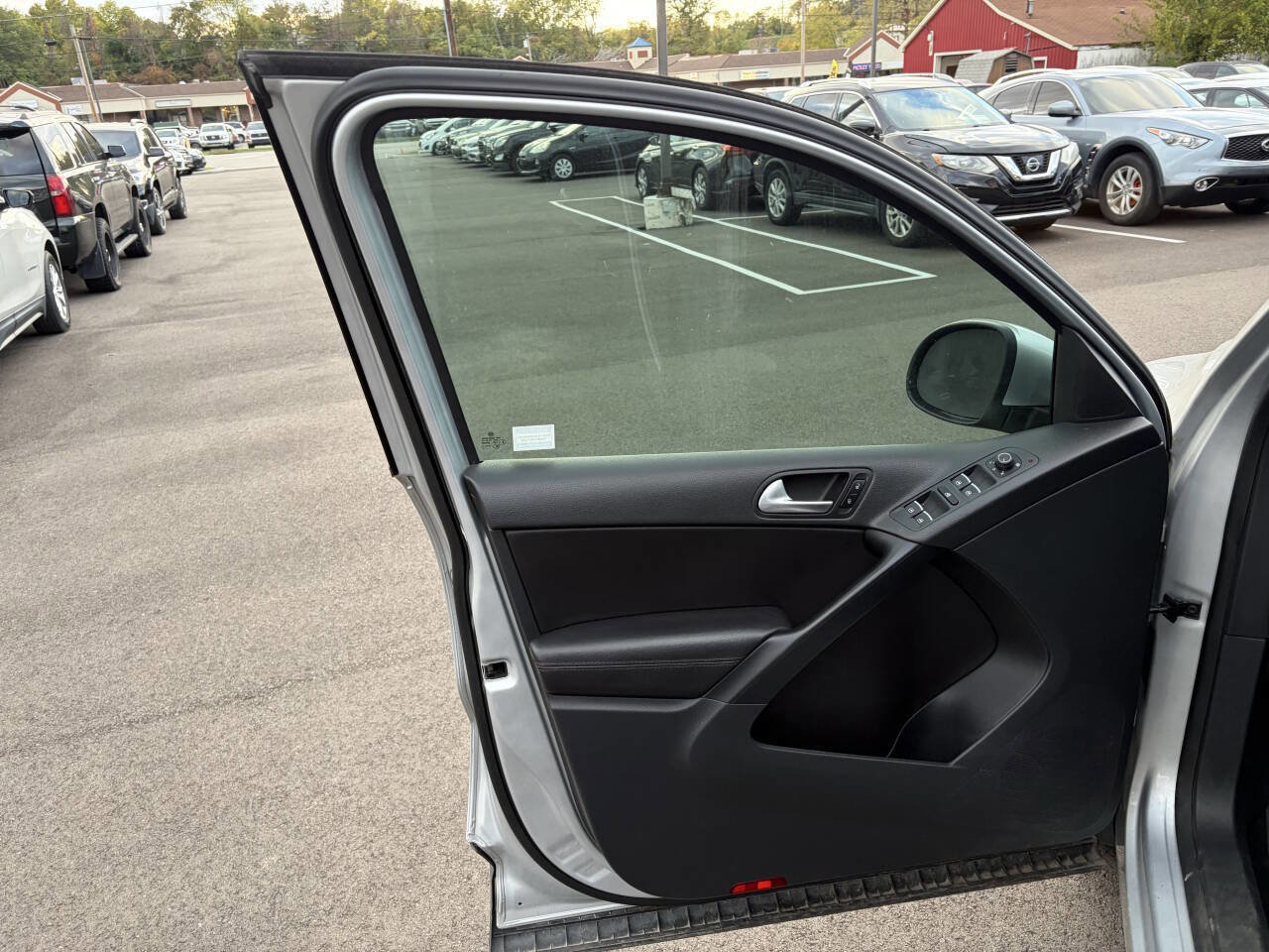 Used 2017 Volkswagen Tiguan Wolfsburg Edition image 13