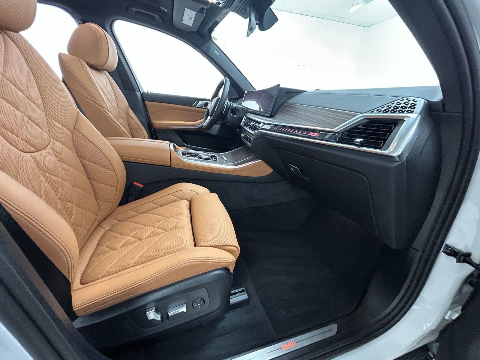 Used 2026 BMW X5 xDrive50e w/ Premium Package image 42