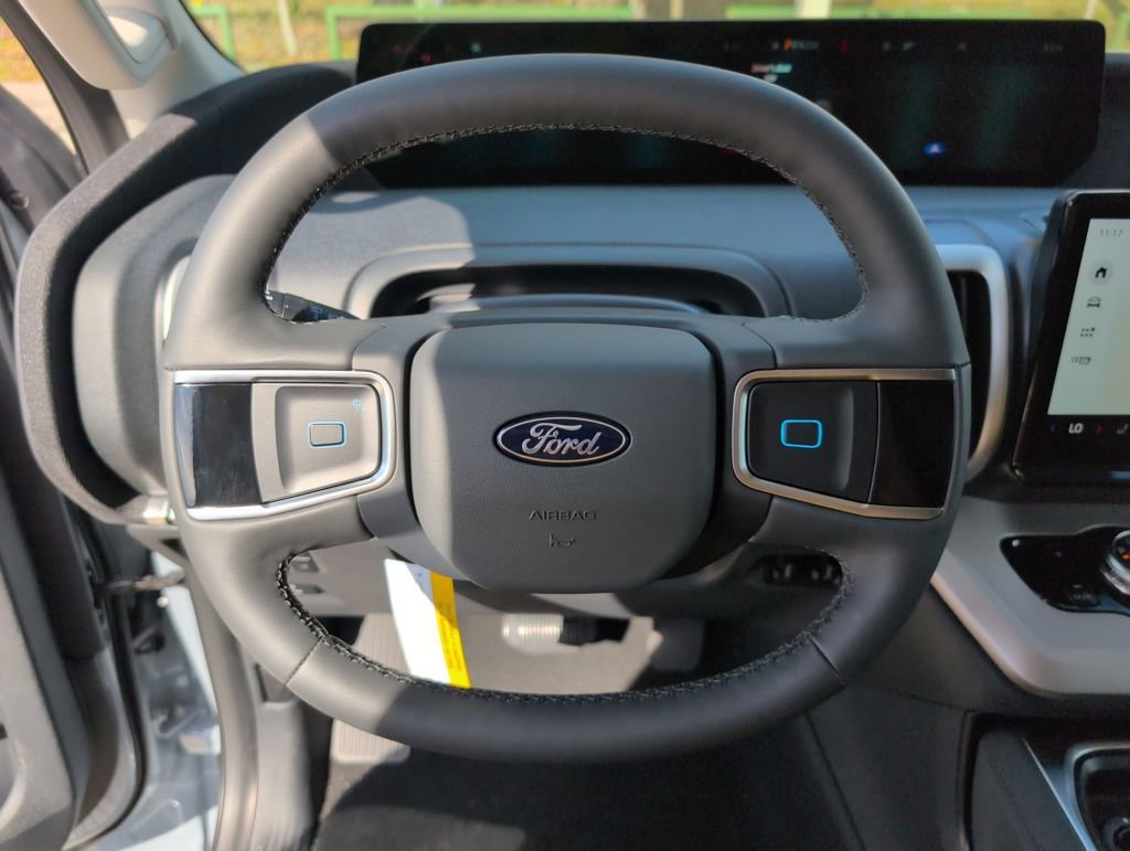 New 2026 Ford Expedition Active image 29