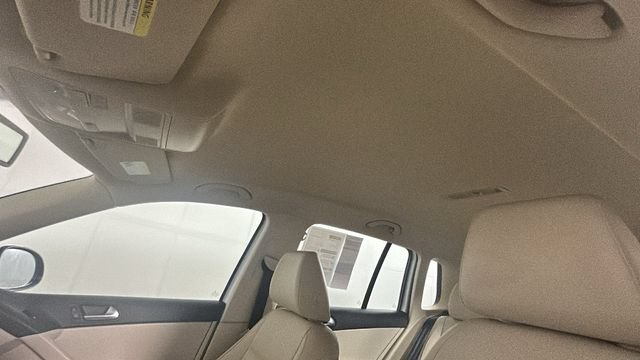 Used 2017 Volkswagen Tiguan S AWD/4WD image 11