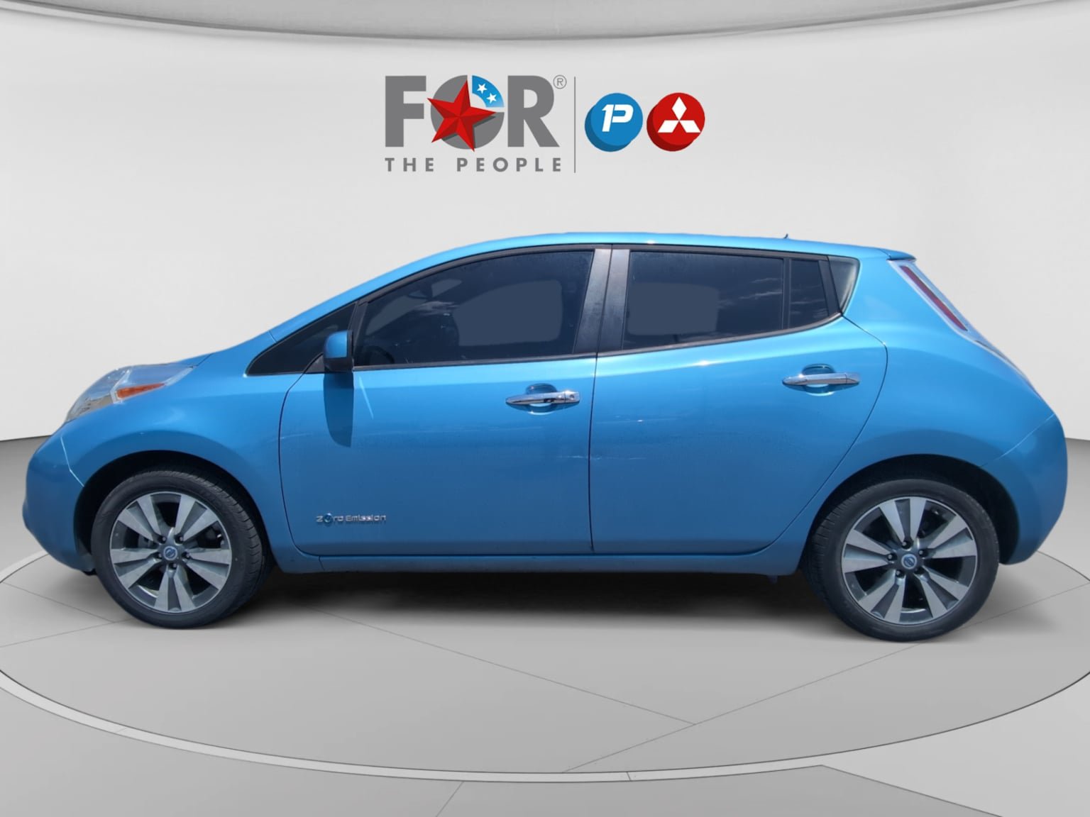 Used 2013 Nissan Leaf SL w/ Premium Pkg FWD image 2