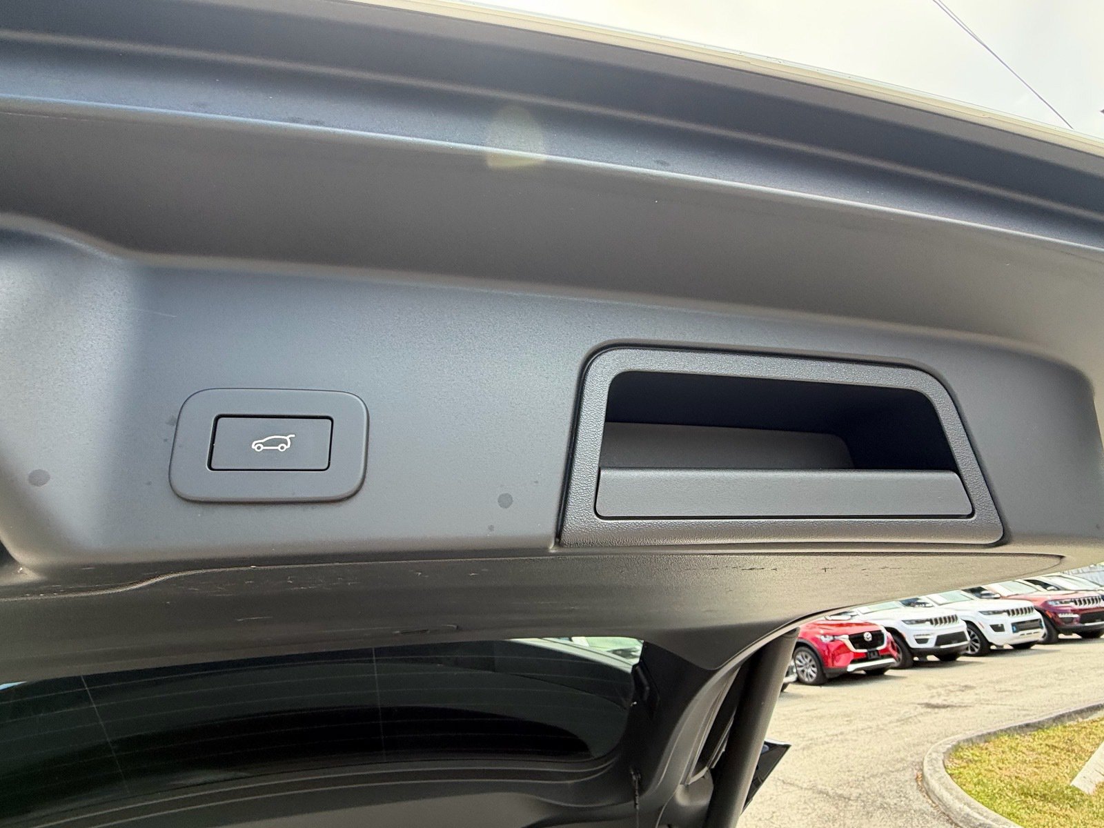 Used 2023 Land Rover Range Rover Evoque R-Dynamic SE AWD/4WD image 15