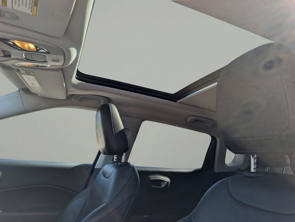 Used 2021 Jeep Compass Limited w/ Sun and Sound Group AWD/4WD image 18