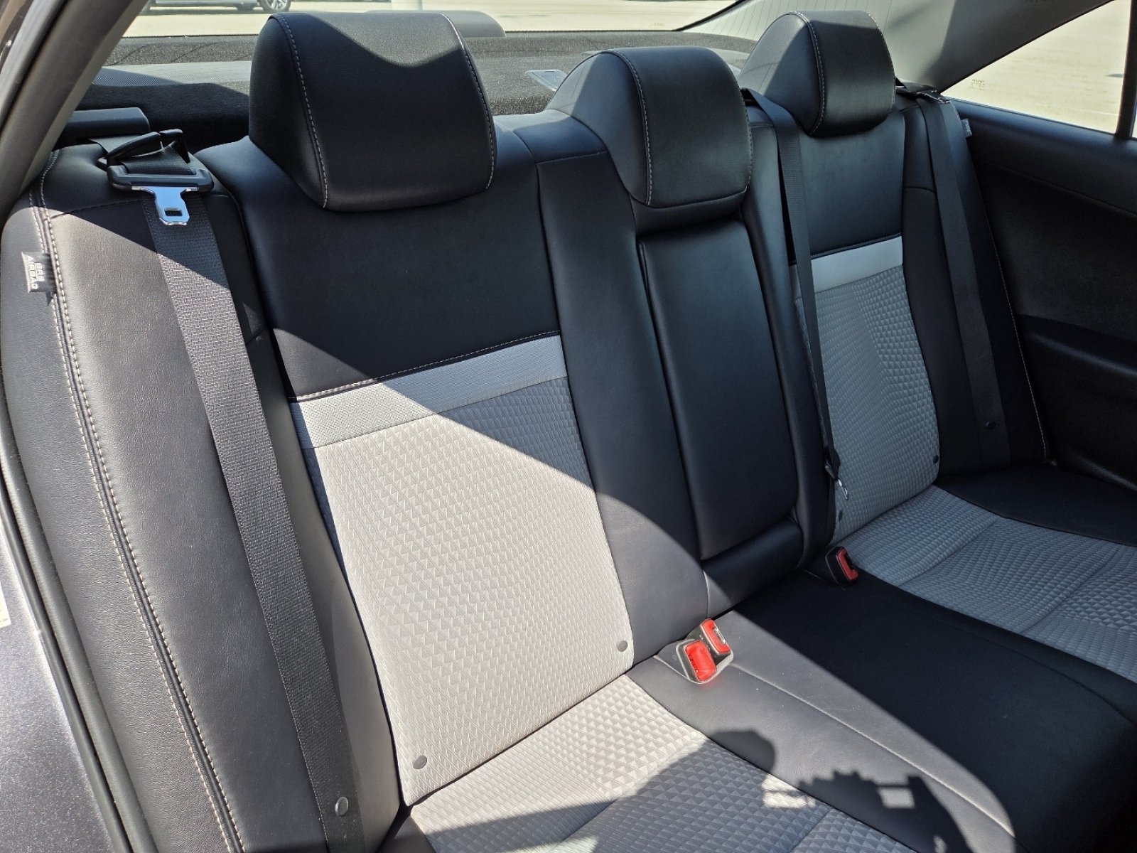 Used 2013 Toyota Camry SE FWD image 18
