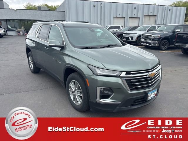 Used 2023 Chevrolet Traverse LT w/ Rear Camera Mirror Package AWD/4WD image 1