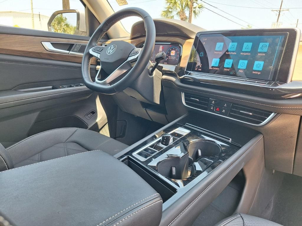 Used 2025 Volkswagen Atlas SE FWD image 26