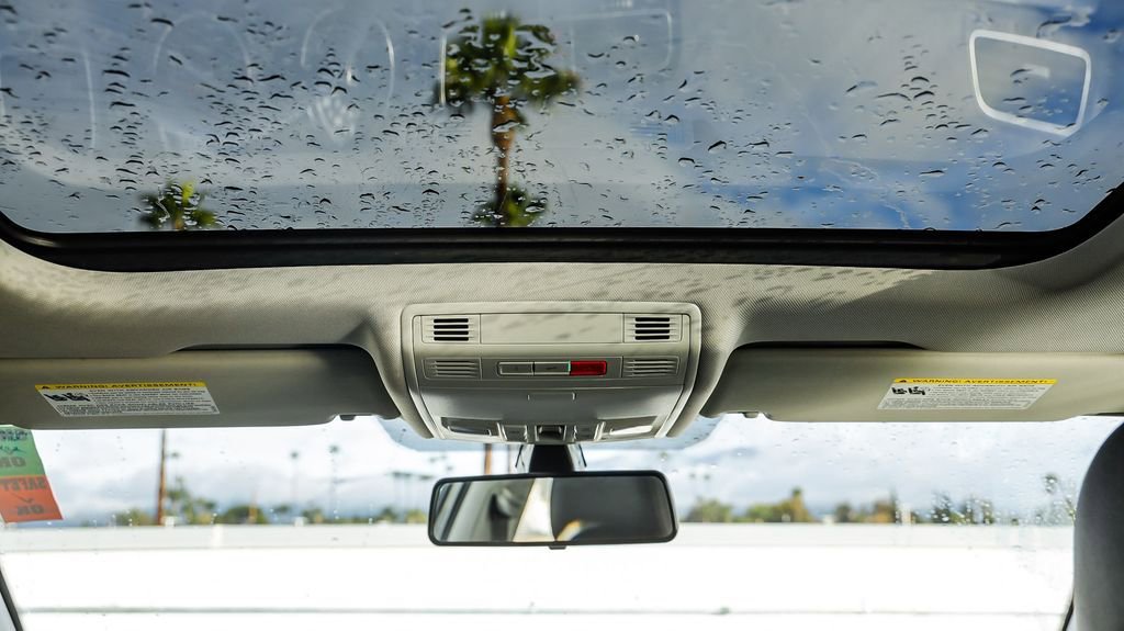 Used 2021 Volkswagen Golf 4-Door image 17