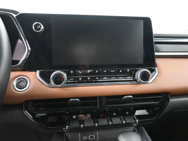 Used 2024 GMC Canyon AT4 w/ AT4 Premium Package image 32