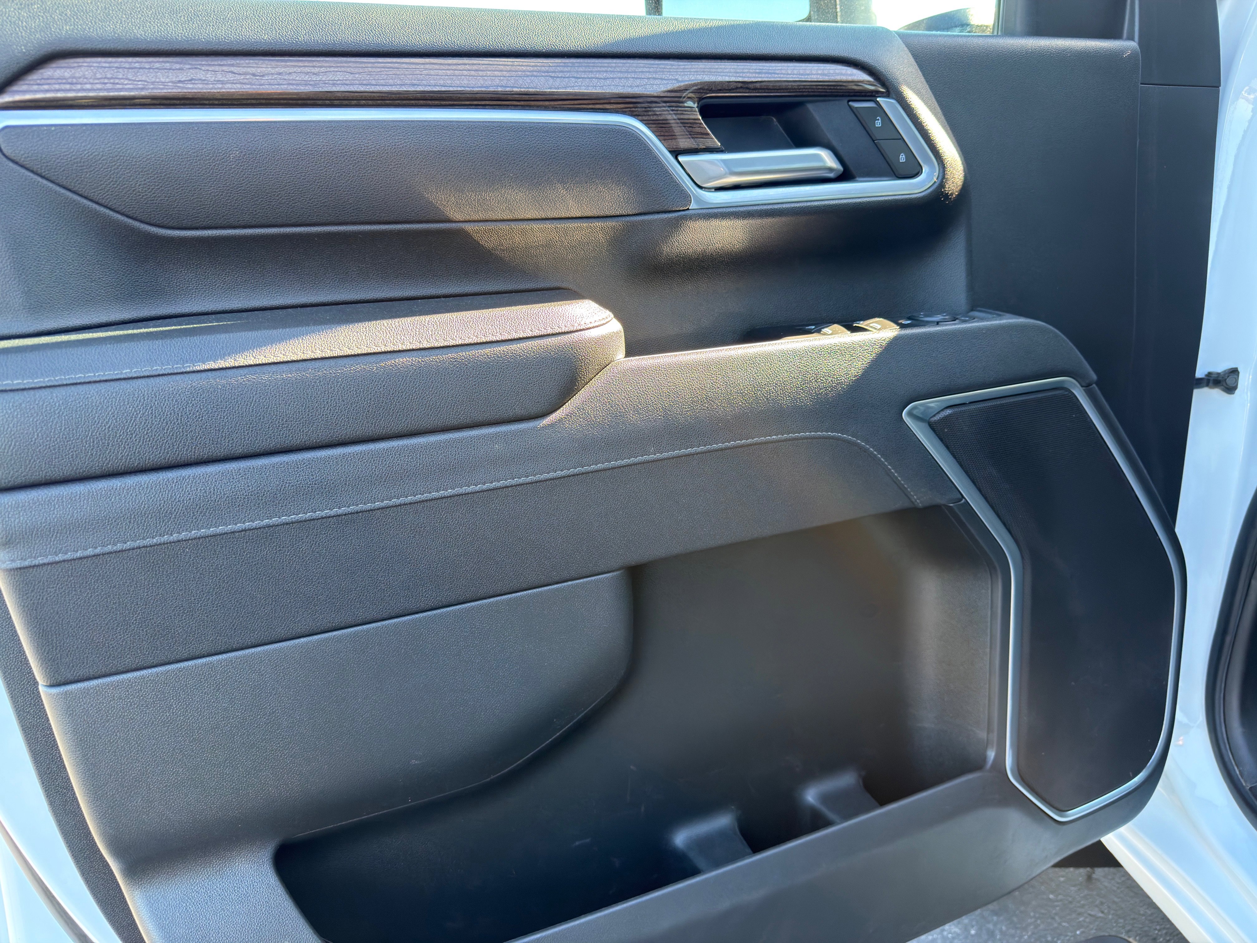 Used 2025 Chevrolet Silverado 2500 LT w/ Convenience Package image 27