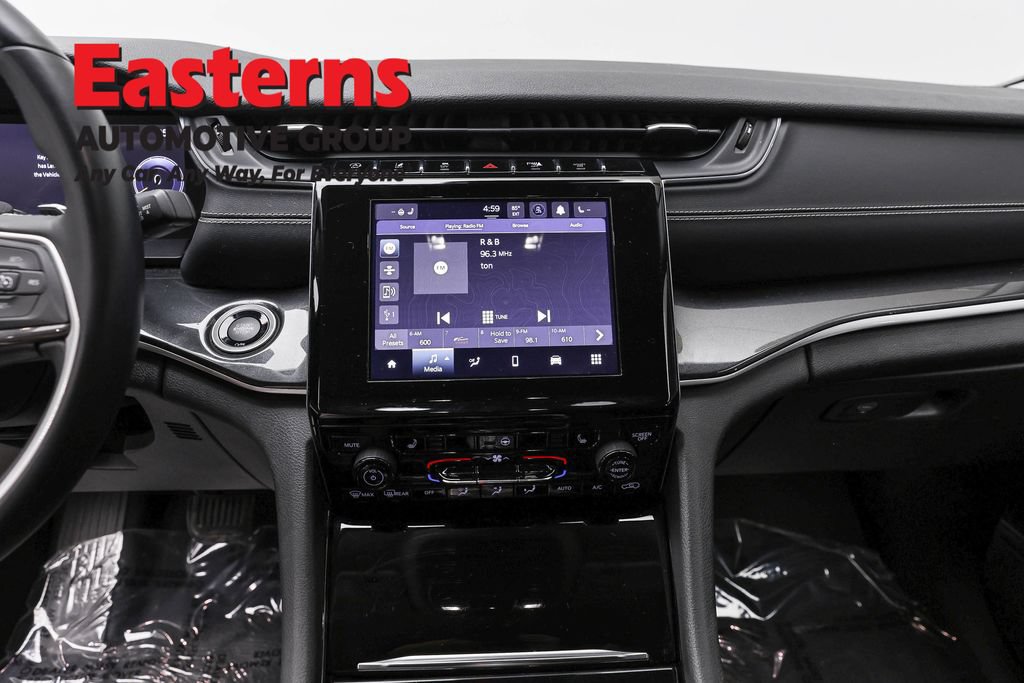 Used 2022 Jeep Grand Cherokee L Laredo w/ Luxury Tech Group I AWD/4WD image 12