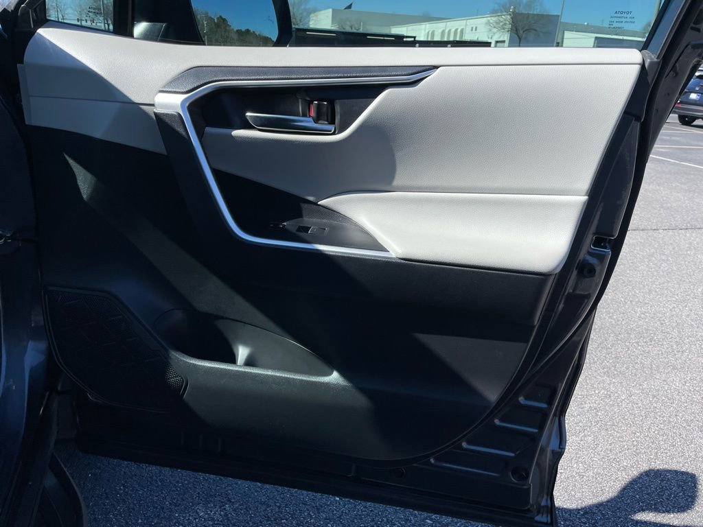 Used 2024 Toyota RAV4 XLE Premium image 30