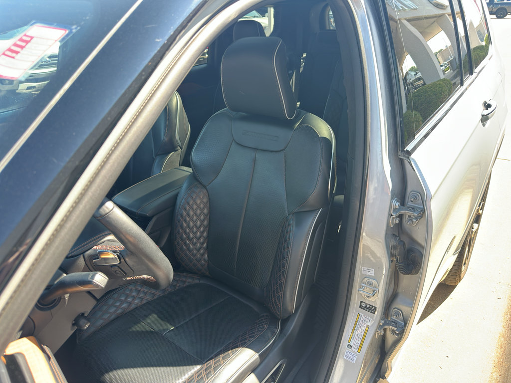 Used 2023 Jeep Grand Cherokee L Summit AWD/4WD image 22