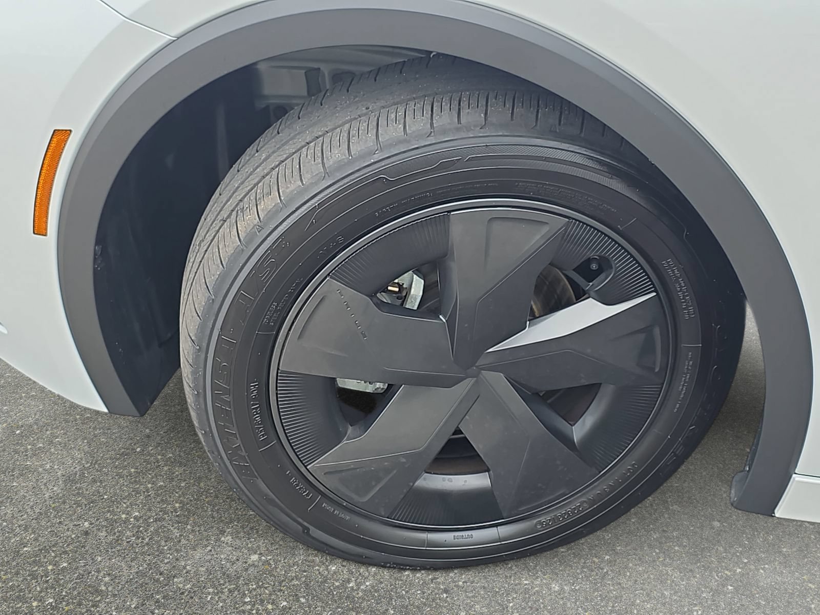 Used 2026 Toyota Prius LE FWD image 30